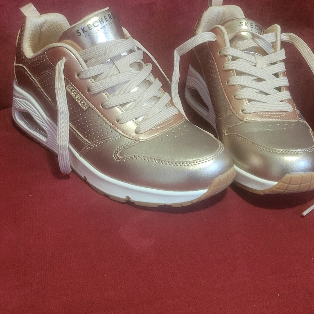 SKECHERS Ladies Rose Gold Sneakers with White Soles - Picture 5 of 8